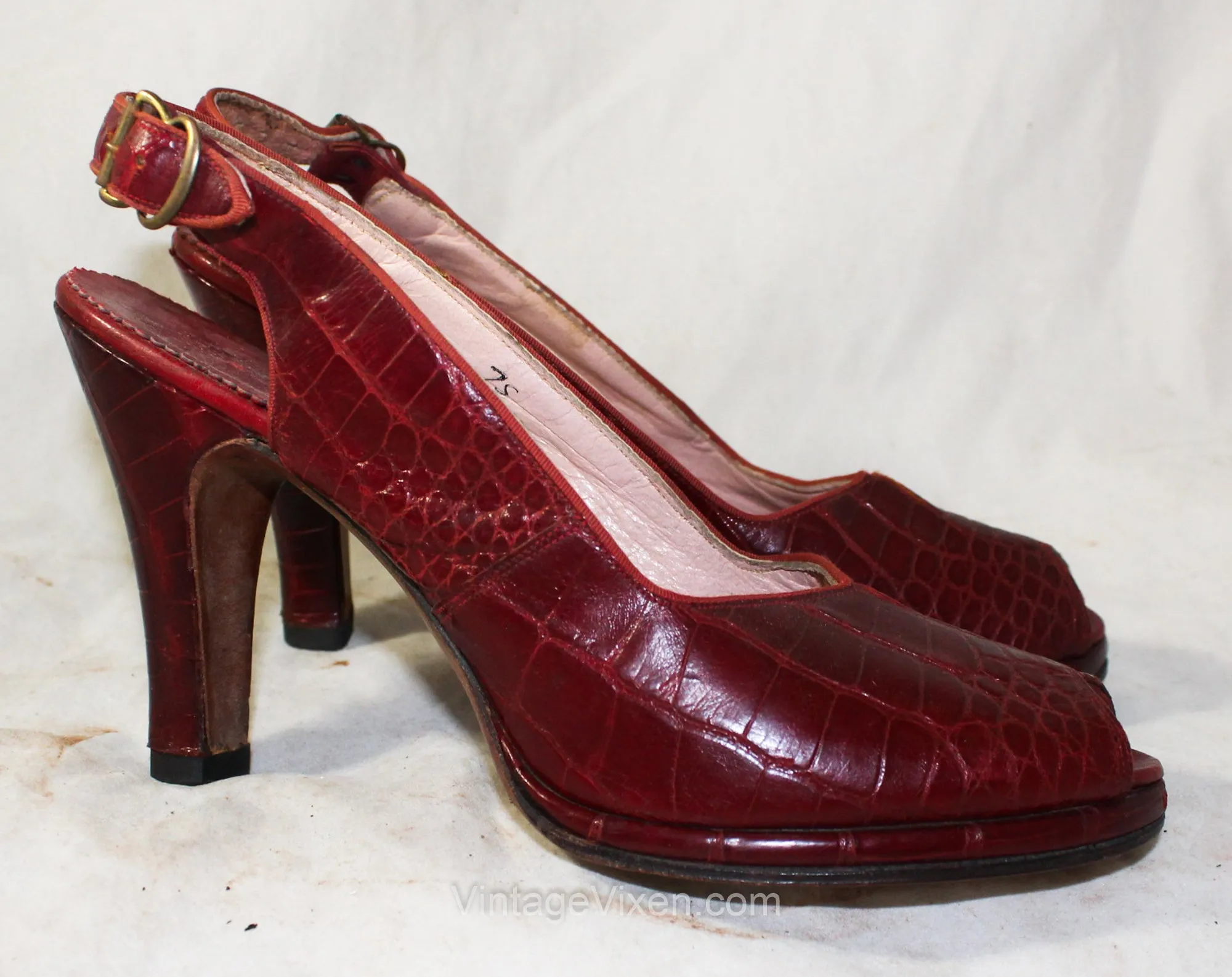 1940s Red Alligator Shoes High Heel Pump Reptile Peep Toe Size 7 Narrow
