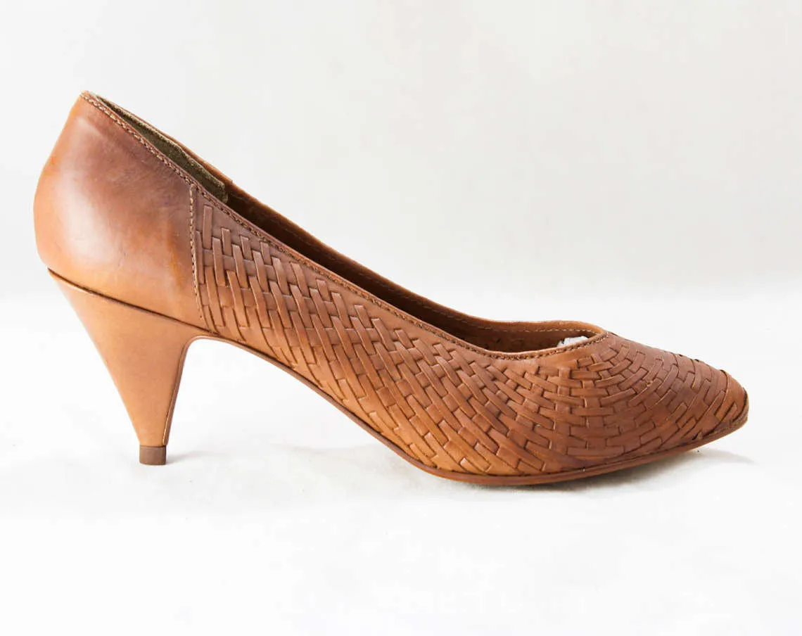 Size 6.5 Leather Shoes - Sexy Brown Huarache Style Design - 1990s Stilettos - Woven Trim - Made in Brazil - 90s Deadstock 6 1/2 M - 46613-1